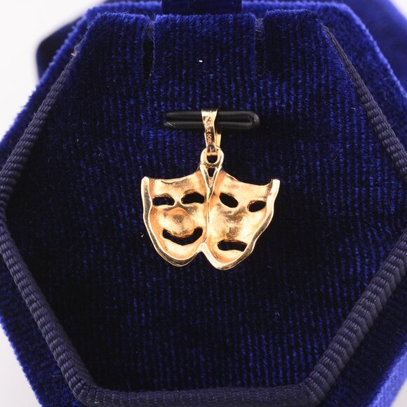 10K Comedy and Tragedy Masks Pendant - Picture 8 of 10